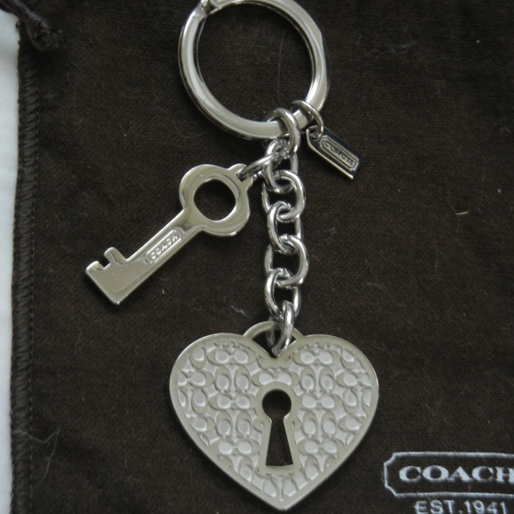 NWOT Coach Miranda Signature Heart & Key Silver Chrome Keychain Key Ring-no bag - Picture 7 of 8